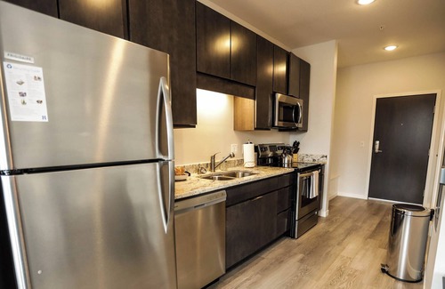 Richfield Apartamento | Indigo Suite: 10 Mins to MSP/MOA, Queen Bed, Free assigned parking