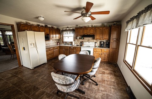 Yarmouth Casa | Indigo View a spacious country home on a paved road w/ game room & deck.