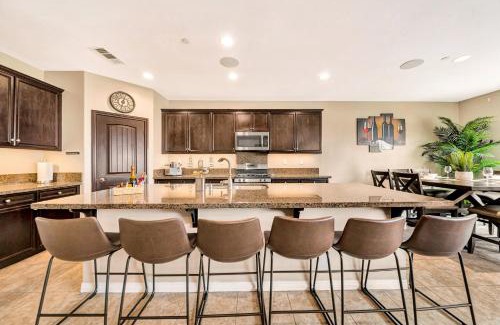 Indio Casa | IndioStay with private Pool, Water Slide, Waterfall, Jacuzzi and Fire Pit near Coachella