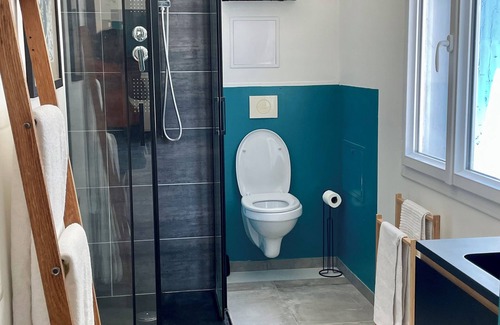 Saint-Andre-de-Sangonis Apartamento | Individual bedroom and bathroom, entrance and garden