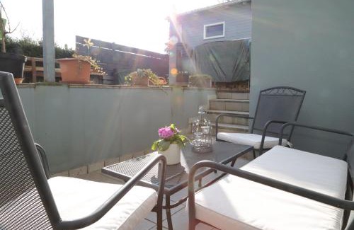 Bitburg Apartamento | INDIVIDUAL APARTMENTS - Zentrale, ruhige Wohnung in Innenstadt - Küche, Parkplatz, Terrasse, SmartTV, Netflix