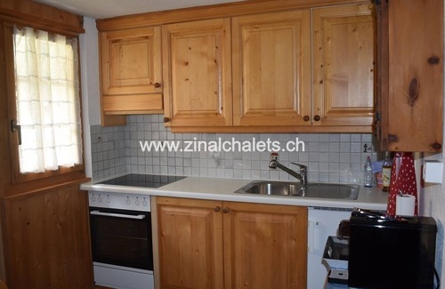Zinal Chalet De Esquí | Individual chalet in Zinal - 1 bedrooms with 1 double bed (160x200) - living room - TV broadcasting