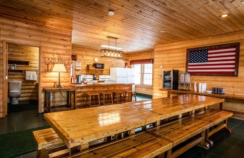 Ironwood Cabina | Individual Charming Cozy Northwoods Village Ski Cabin Unique