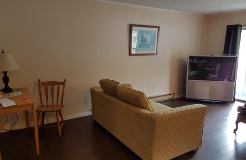 Blarchmont Apartamento | INDOOR COMFORT IN AN OUTDOOR PARADISE Sleeps 4- 5 Min to Golf & Ski