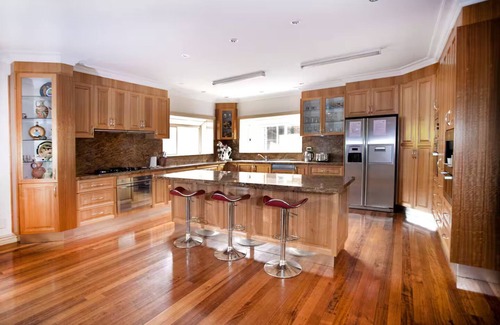 Mornington Casa | Indoor Heated Pool & Spa-The Pomegranate