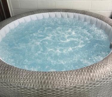 Southeast Houston Casa | Indoor Heated Pool, Hot Tub and Steam Room