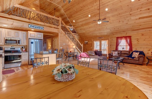 Eagle Mountain Cabina | Indoor Heated Pool - Hot Tub 6 Seater - Fire Pit - Wineries - Pickleball - Gym