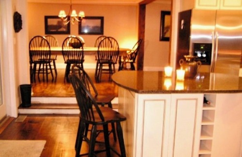 Chester Casa | Indoor Hot Tub Room/10 Miles to Okemo