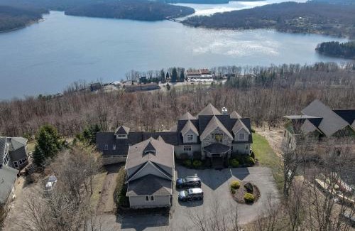 Mountainside Casa | Indoor Pool Huge Home Best View of the Lake