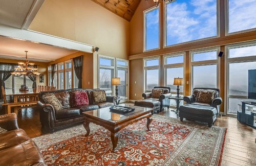 Mountainside Casa | Indoor Pool Huge Home Best View of the Lake