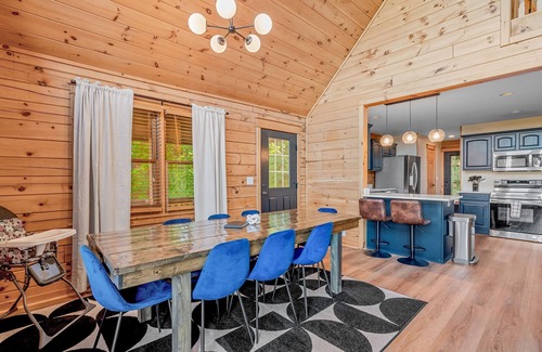 Wolf Laurel Cabina | Ski In/Out @ Hatley Pointe~Views~HotTub~IndoorSlide