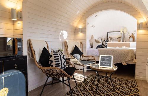 Arnold Casa | Indrek - Mayflower Meadow