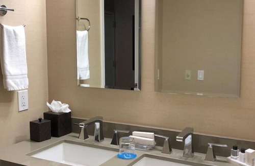 Cupertino Casa | Indulge in an Unforgettable Getaway Experience! Onsite Pool, Free Parking