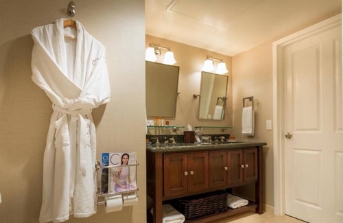Cupertino Casa | Indulge in an Unforgettable Getaway Experience! Onsite Pool, Free Parking