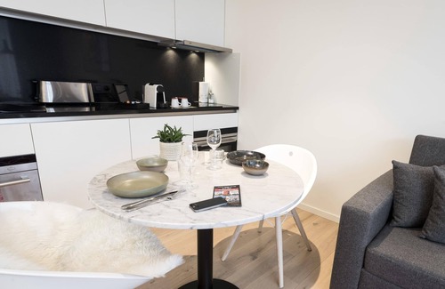 Jewish Quarter Casa | Indulge in Home-Like Comfort! 2 Stylish Units with Full Kitchen and Balcony