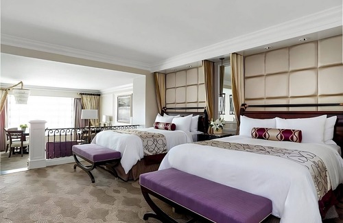 Las Vegas Hotel | Indulge in Home Like Comfort! 3 Pleasant Units, City View, Near Fremont Street