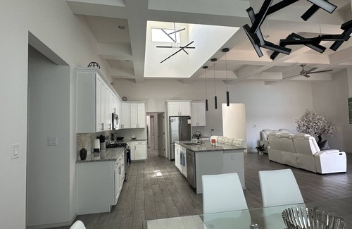 Rio Rancho Casa | Indulge in Pure Luxury: Poolside Paradise Awaits
