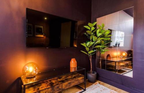 Old Trafford Casa | Industrial Design 4 Bed House