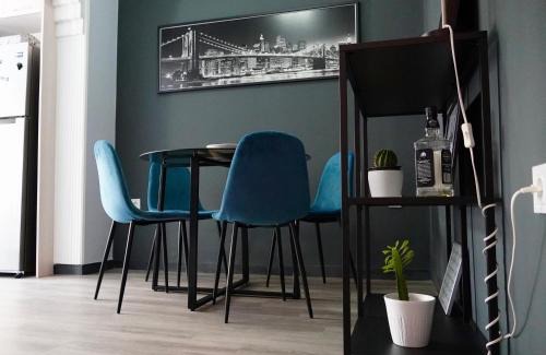 Lesvos Apartamento | Industrial Design Bungalow – 2 min to Center, Wifi