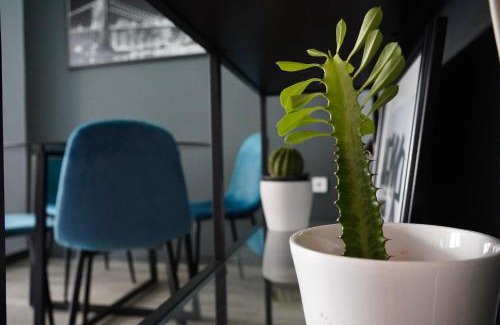 Lesvos Apartamento | Industrial Design Bungalow – 2 min to Center, Wifi