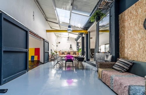 Dunkerque Centre Apartamento | Industrial Loft with Patio in the City Center of Dunkirk