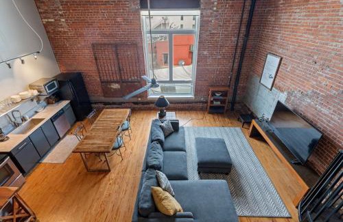 Downtown Apartamento | Industrial Modern Loft in Downtown Lafayette