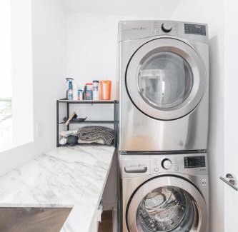 Eagle Rock Casa | Industrial&Stylish 3 bedroom 3 bathrooms Home With Views and Hot tub