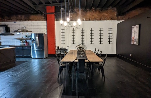 Highland Park Condominio | Industrial Urban Loft within 5 minutes from downtown