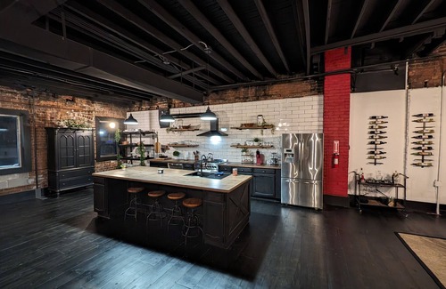 Highland Park Condominio | Industrial Urban Loft within 5 minutes from downtown