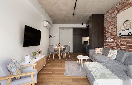 St Kilda Condominio | Industrial Vibes on Chapel Street.