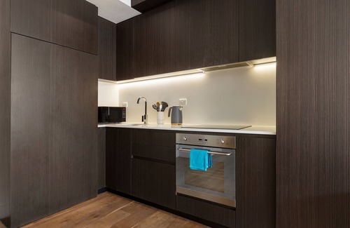 St Kilda Condominio | Industrial Vibes on Chapel Street.