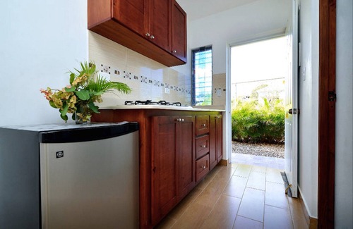 Urbanizacion Tavarez Apartamento | Condominio económico para huéspedes, con piscina e Internet, en el centro de Sosua