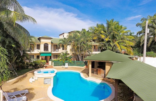 Villas Ana Maria Apartamento | Inexpensive room near clubs, free breakfast, pool/AC/hot water/Cable TV/Wi-fi