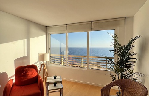 Cabo de las Huertas Apartamento | Vistas infinitas al mar (con WI-FI) Vista previa del anuncio