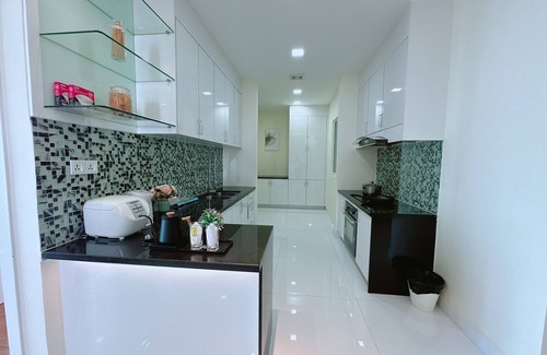 Ruessei Kaev Condominio | Infinity 28 Hotel & Residence