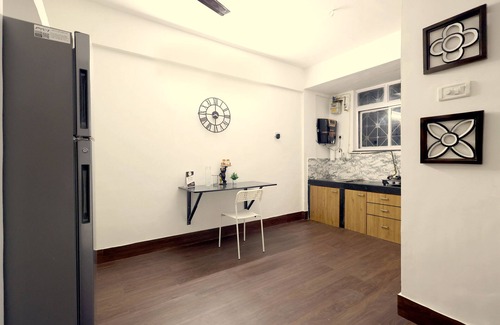 Goregaon East Casa | Infinity It park - 3 BHK Suite - Comp Wifi/Laundry