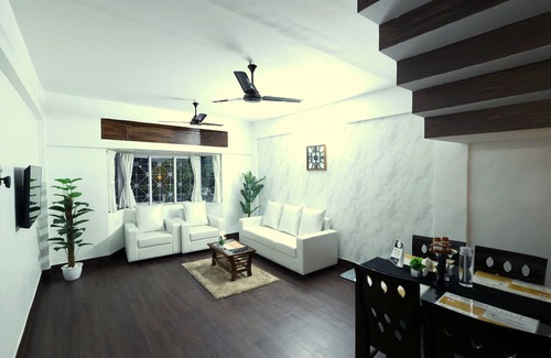 Goregaon East Casa | Infinity It park - 3 BHK Suite - Comp Wifi/Laundry