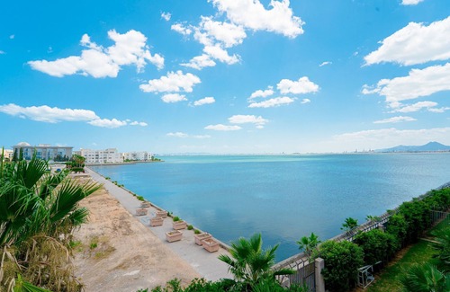 Les Berges du Lac Apartamento | Infinity View: Spacious 3 bd with Lake View