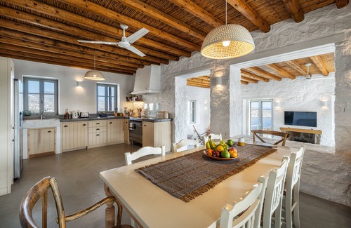 Serifos Casa | Villa Infinity, una casa de lujo con impresionantes vistas.