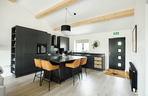 Settle Cabaña | INGLEBOROUGH LODGE, with a garden in Settle