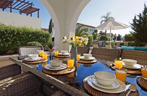Ayia Thekla Villa | INGRID - VILLA de 3 dormitorios con balcón con vistas al mar y al mar Mediterráneo ubicado en la zona costera de Ayia Thekla