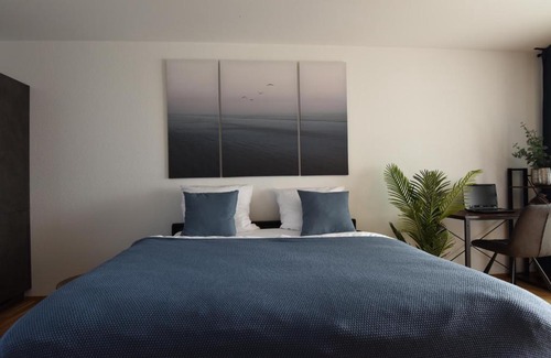 Markgroningen Apartamento | InHomeVision Neubau, Design, Balkon, Barrierefrei, WLAN