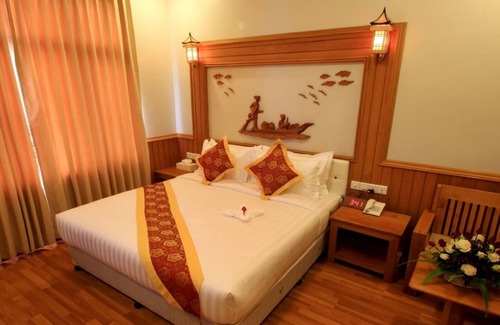 Yawnghwe Hotel | Inle Cherry Queen Hotel