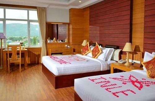 Yawnghwe Hotel | Inle Cherry Queen Hotel