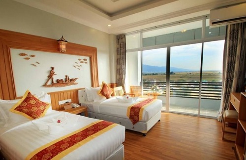 Yawnghwe Hotel | Inle Cherry Queen Hotel