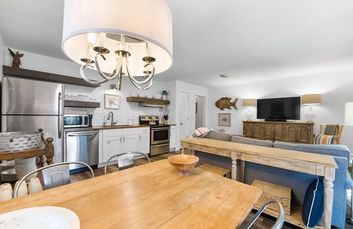 Inlet Beach Condominio | Inlet Dunes 203 | Steps from the beach | Private community pool.