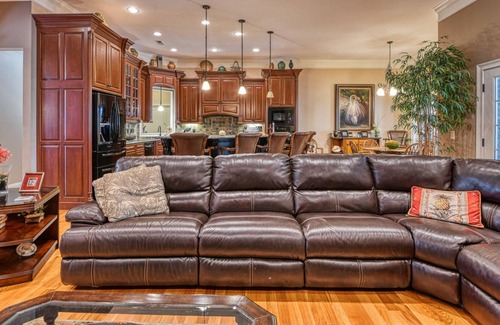 Murrells Inlet Casa | Inlet Escape - Six Bedroom, Four Bath House, Dog Friendly