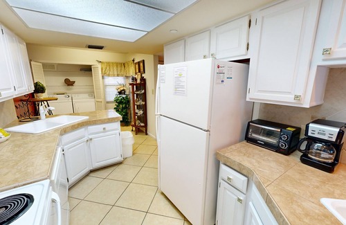 Holiday Isle Condominio | Inlet Reef 217 2 Bedroom Condo by RedAwning