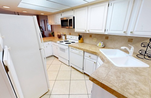 Holiday Isle Condominio | Inlet Reef 217 2 Bedroom Condo by RedAwning