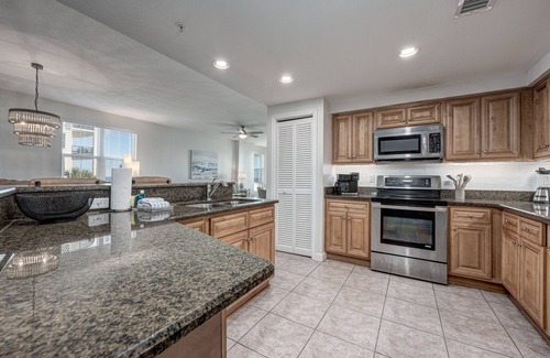 Clipper Cove Condominio | The Inn At Crystal Beach # 301: 3 BR / 3 BA condo en Destin, capacidad para 10